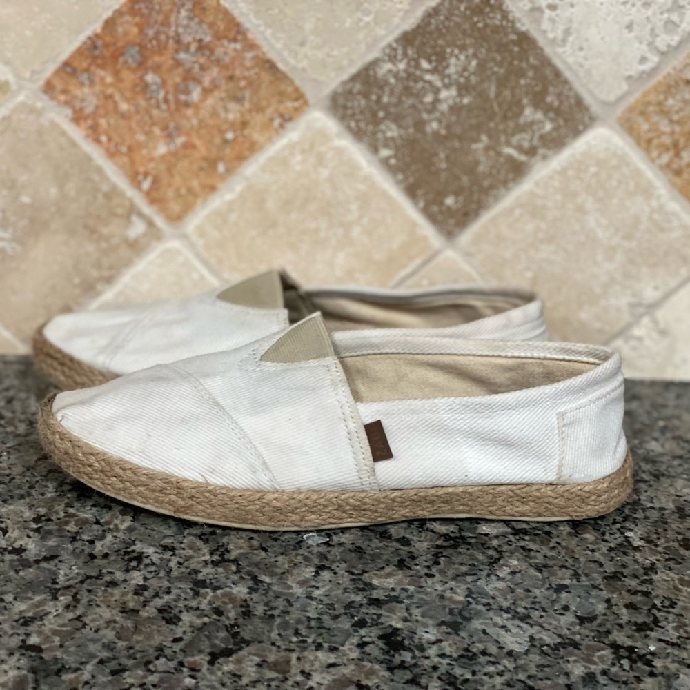 Zaba Spring / Summer white Flat boat style shoes in size 8